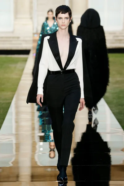 Look 11